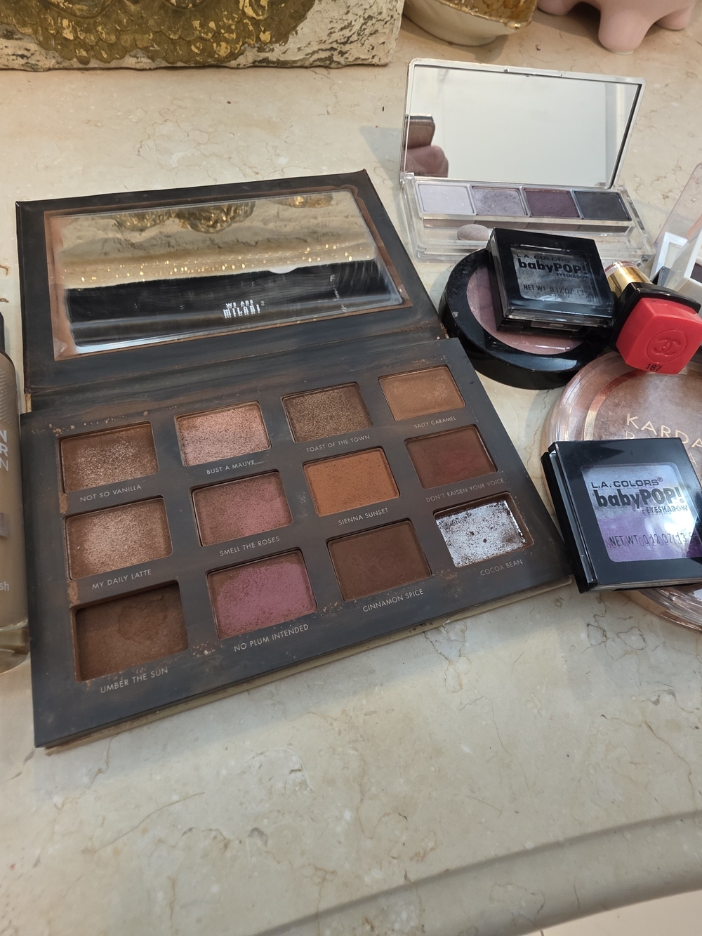 Lot Makeup - Picture 2 of 8